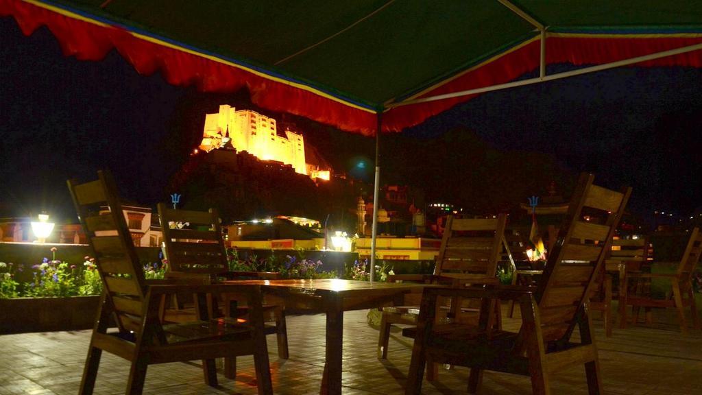 Hotel Lingzi Leh Bagian luar foto