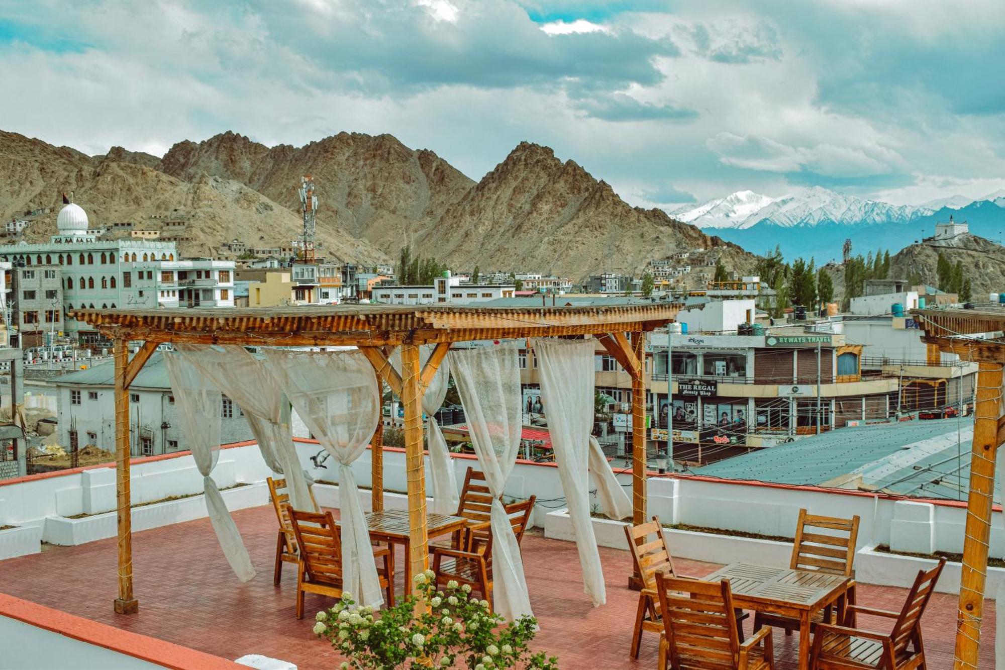 Hotel Lingzi Leh Bagian luar foto