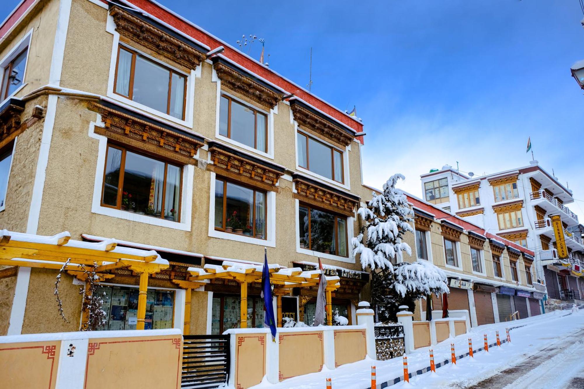 Hotel Lingzi Leh Bagian luar foto