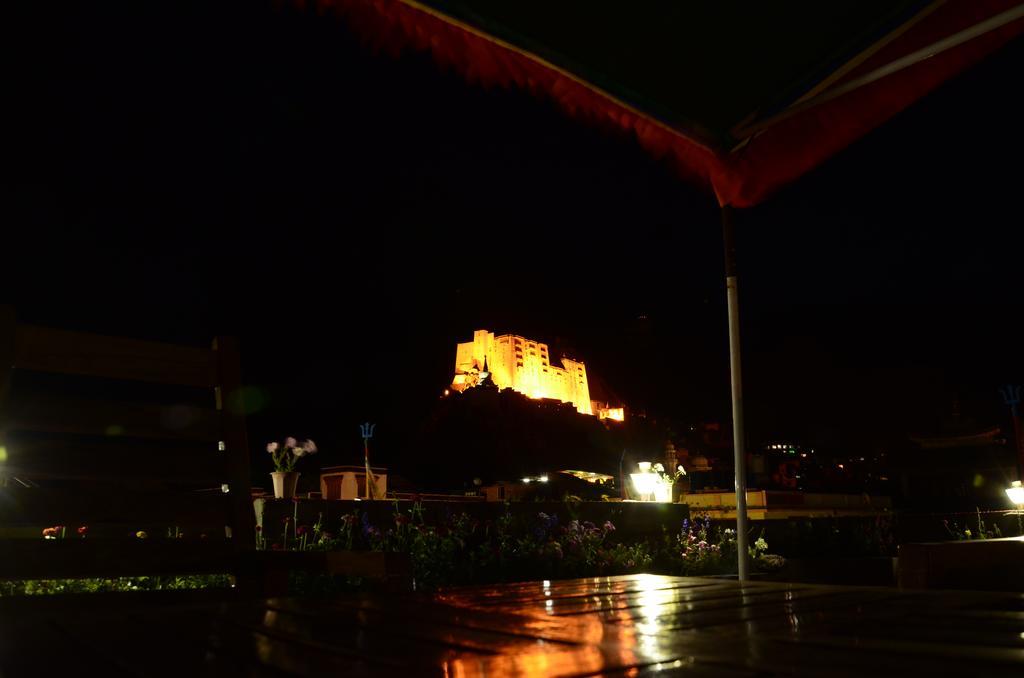 Hotel Lingzi Leh Bagian luar foto