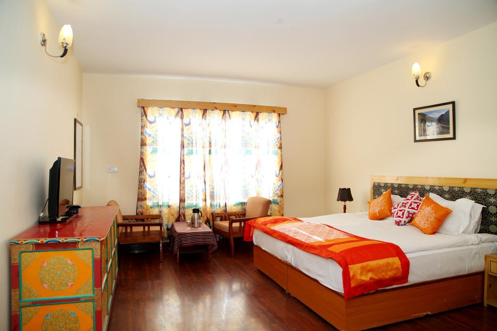 Hotel Lingzi Leh Bagian luar foto